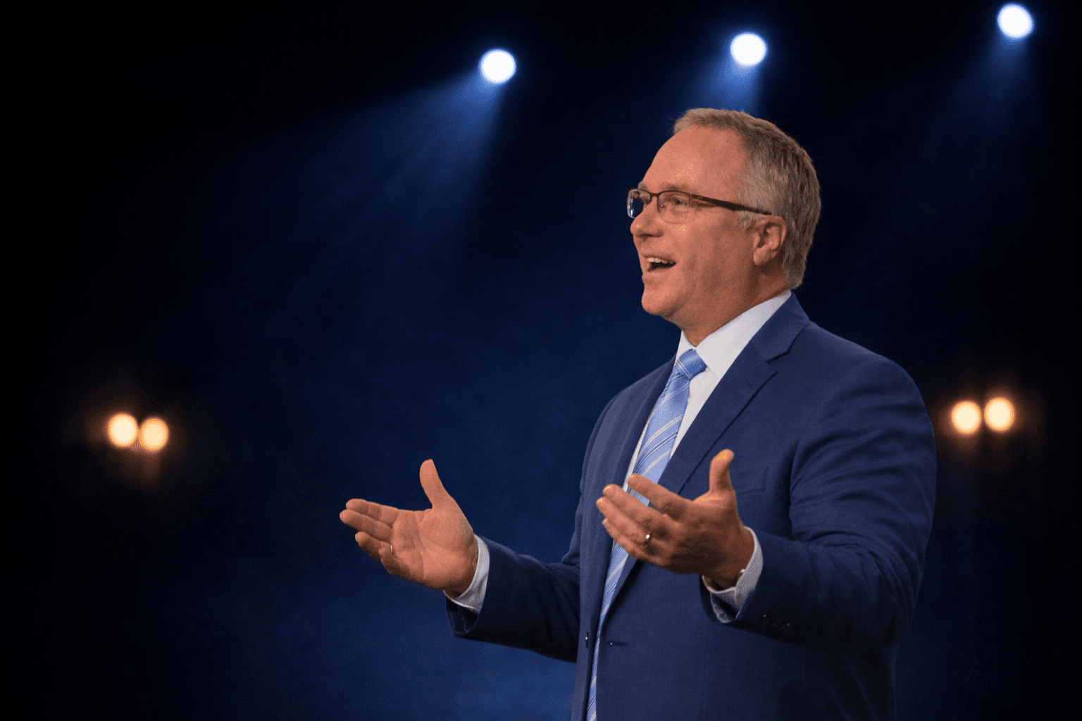 David Piearcy preaching